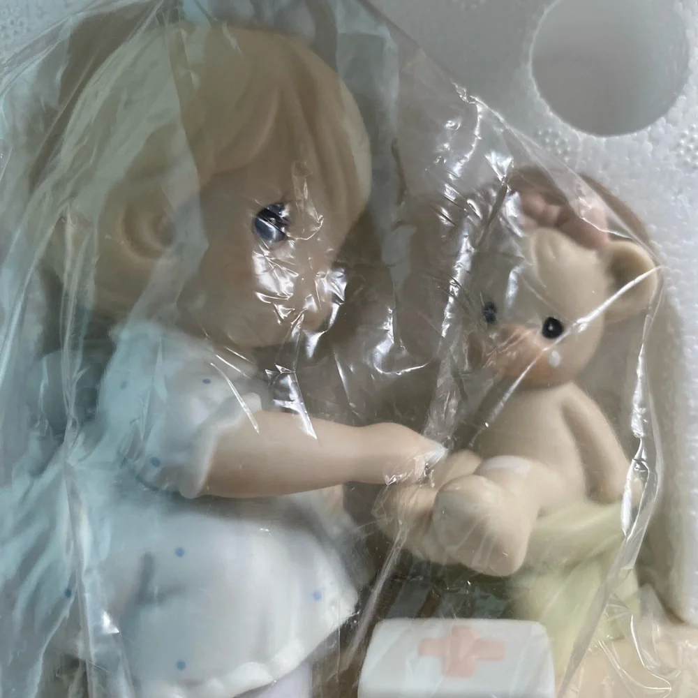 Precious moments caring figurine. Nurse. 1994 like new in box. - Picture 3 of 9